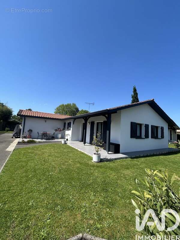 Photo 2 - Maison à SAUBION