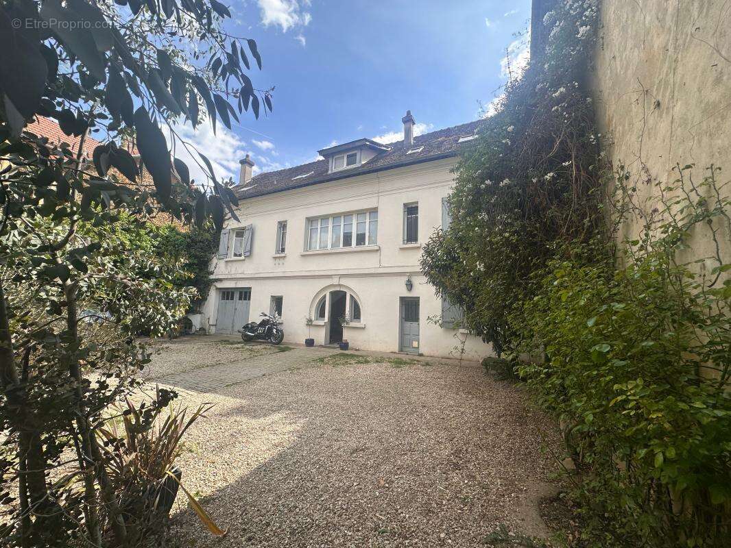 Maison à ARPAJON