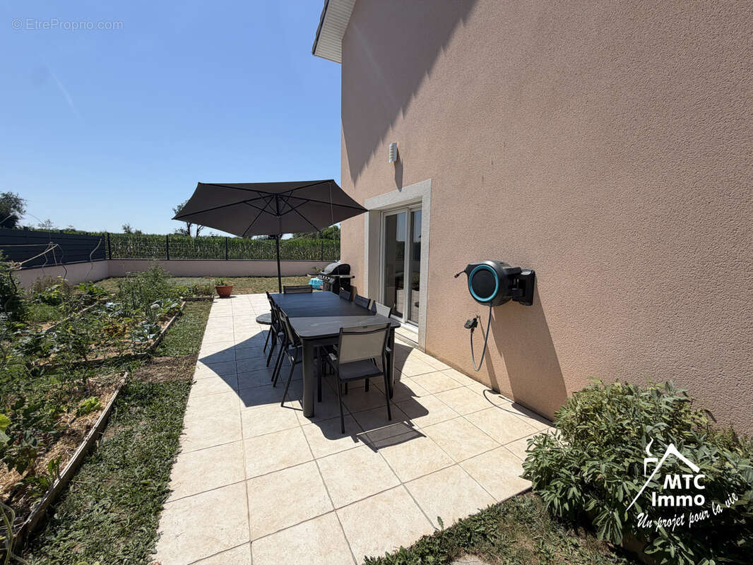 Maison à CHARVIEU-CHAVAGNEUX