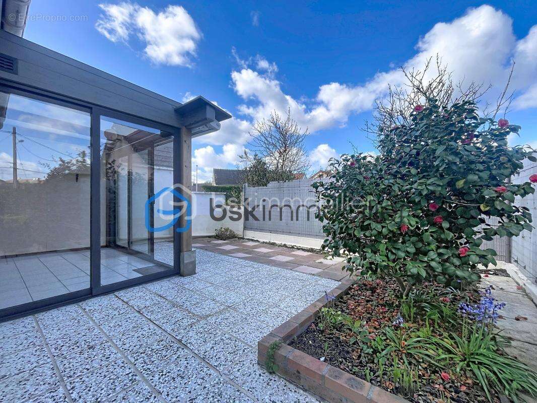 Maison à SAINT-ETIENNE-DU-ROUVRAY