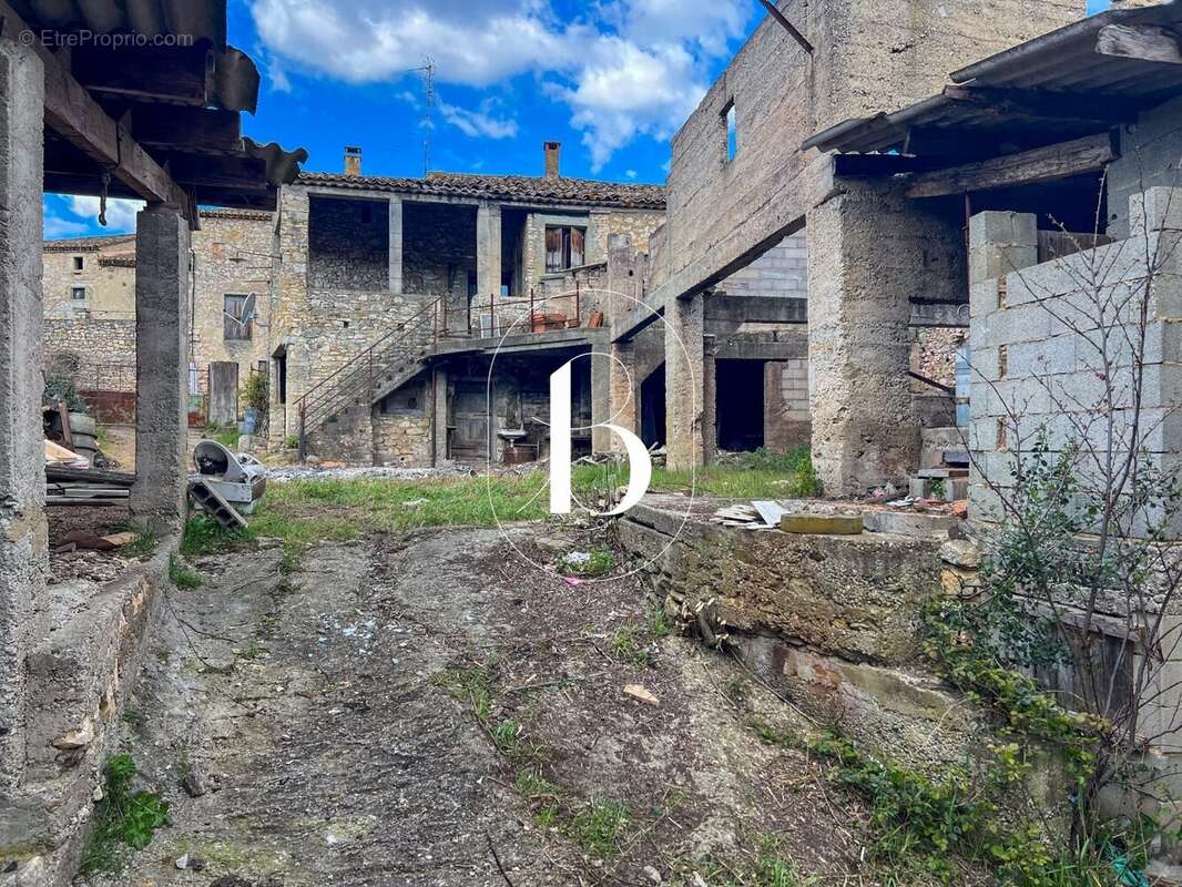 Maison à GOUDARGUES