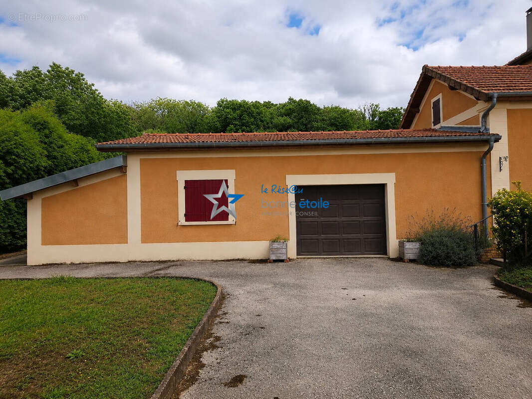 Maison à DOULEVANT-LE-CHATEAU