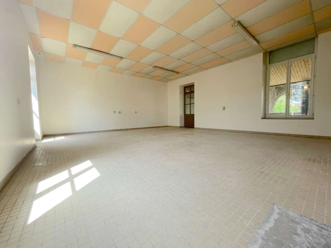 Ensemble immobilier mixte aux grands espaces : habitation & activité commerciale à Sainte-Radégonde-des-Noyers en VENDEE (85) - photo 30