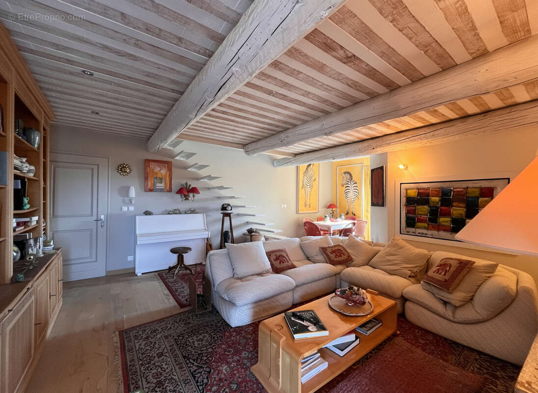 Appartement à L'ISLE-SUR-LA-SORGUE