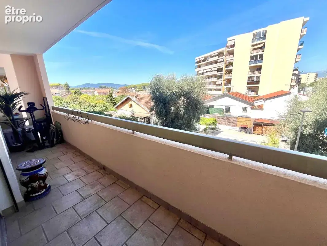 Appartement à LE CANNET