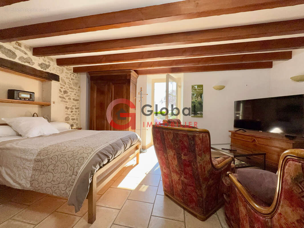 Maison à EXIREUIL
