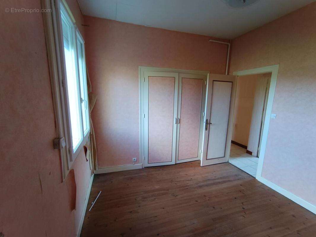 Maison à SAINT-SEURIN-SUR-L'ISLE