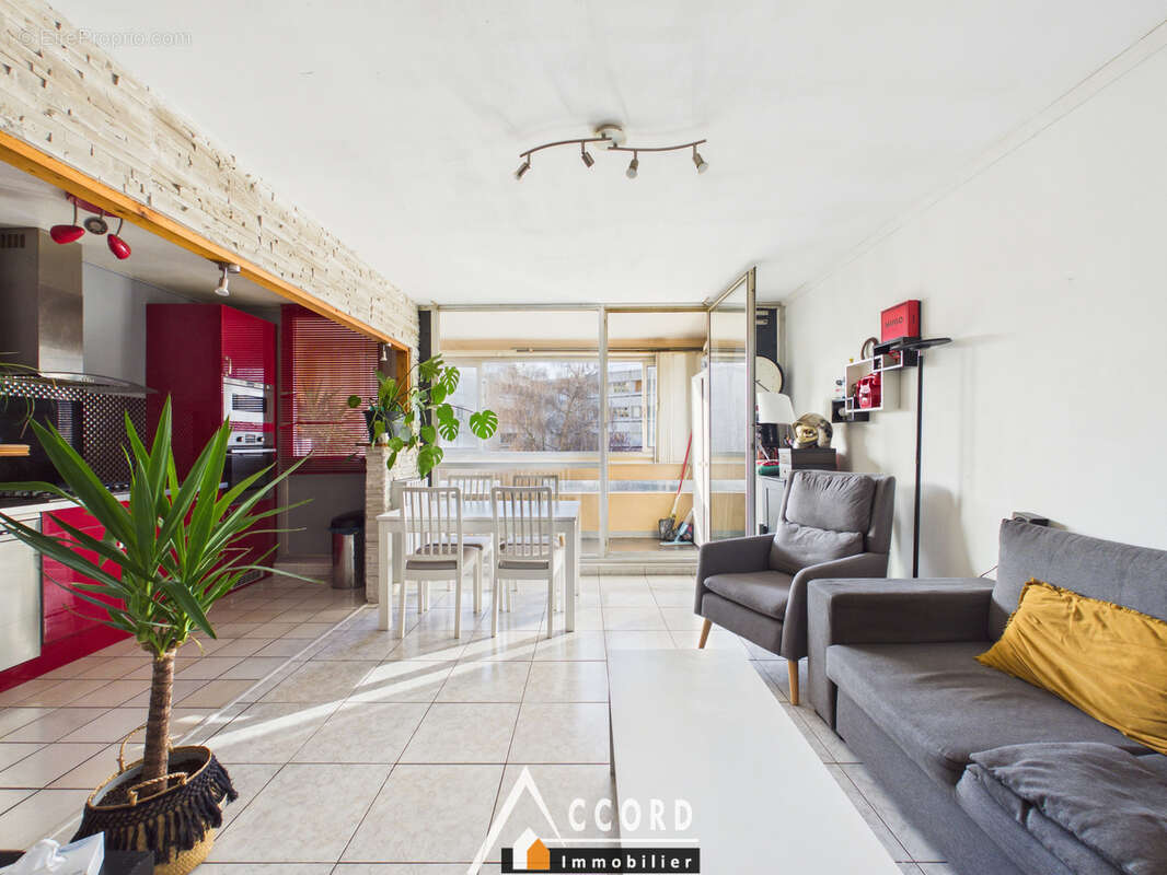 Appartement à SARTROUVILLE