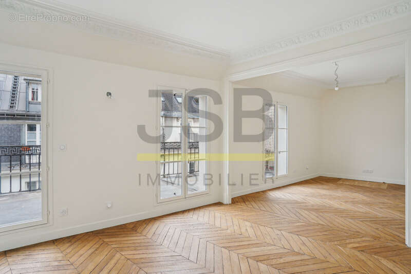 Appartement à PARIS-2E