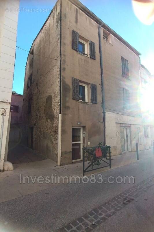 Maison à LA ROQUEBRUSSANNE