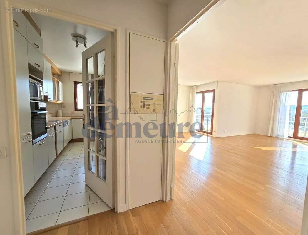 Appartement à ISSY-LES-MOULINEAUX