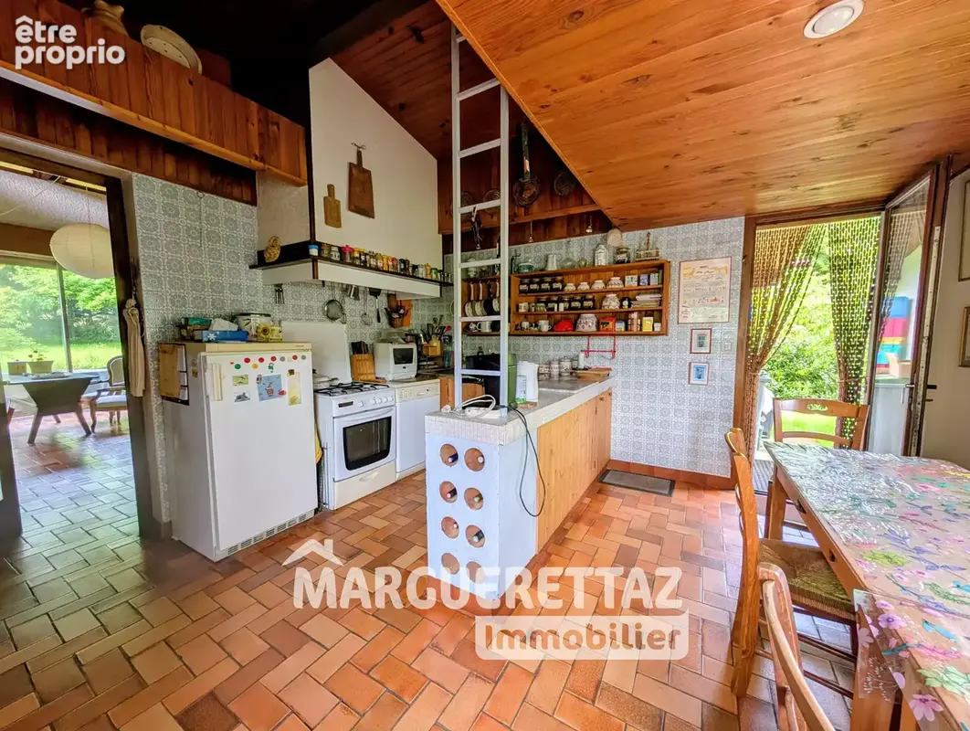 Maison de 115m² avec dépendances et garages - 2400m² terrain - St Jeoire - photo 8