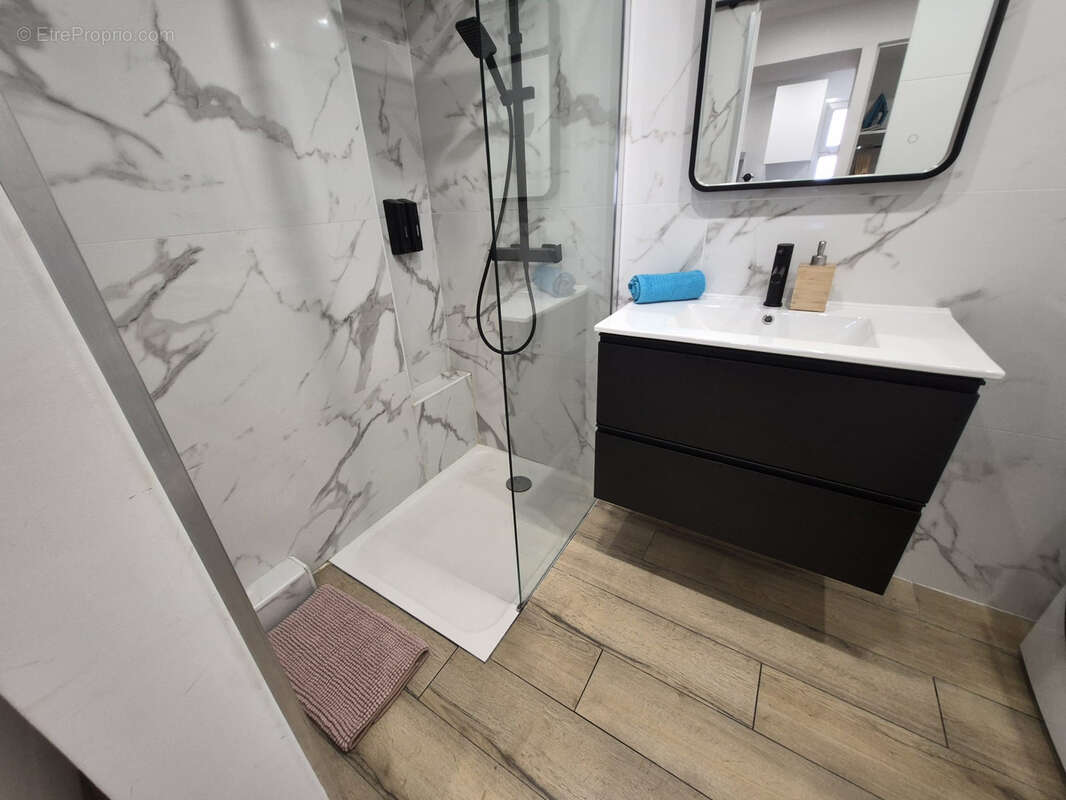 Appartement à VALLAURIS