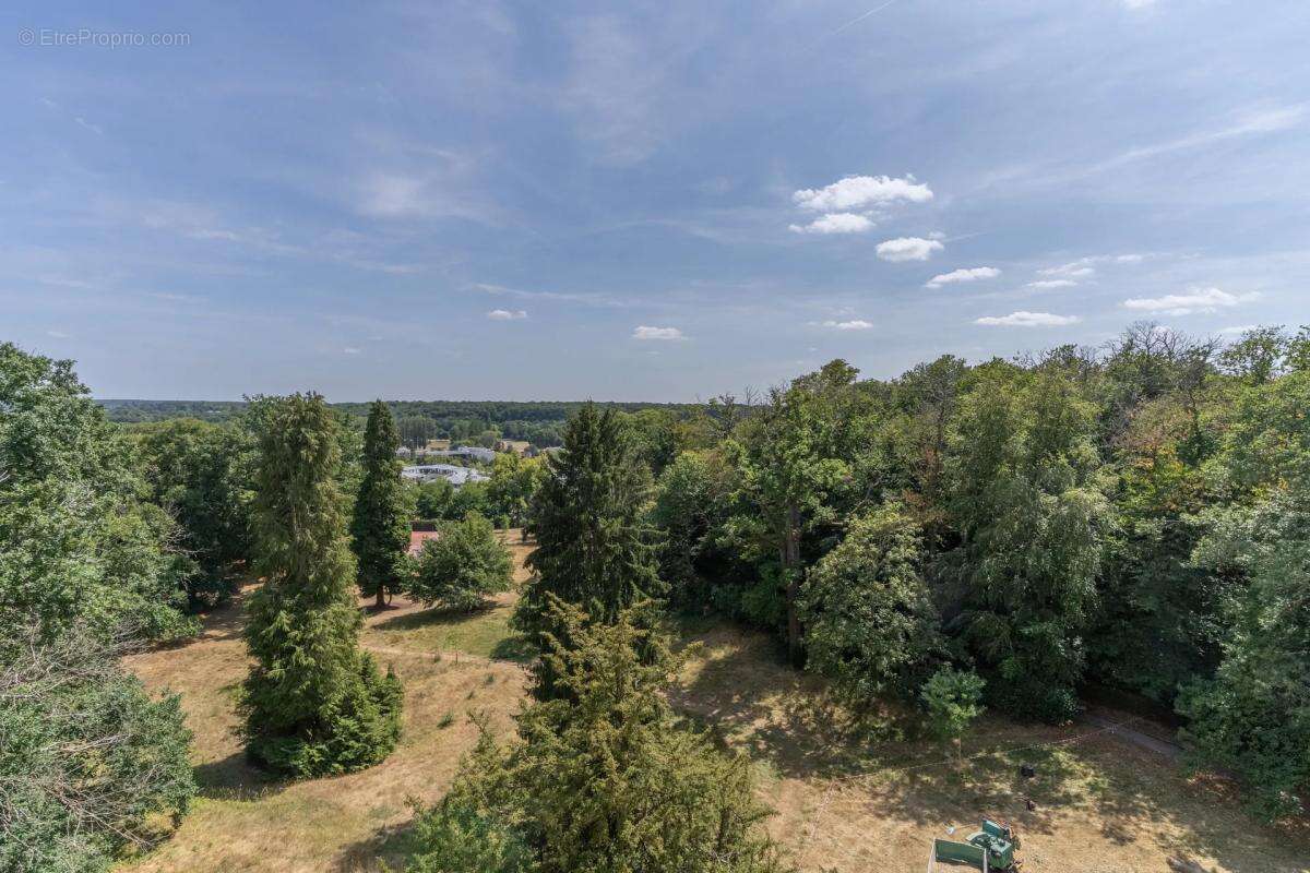 Appartement de 4 pièces de 94 m² à Vaucresson - photo 2