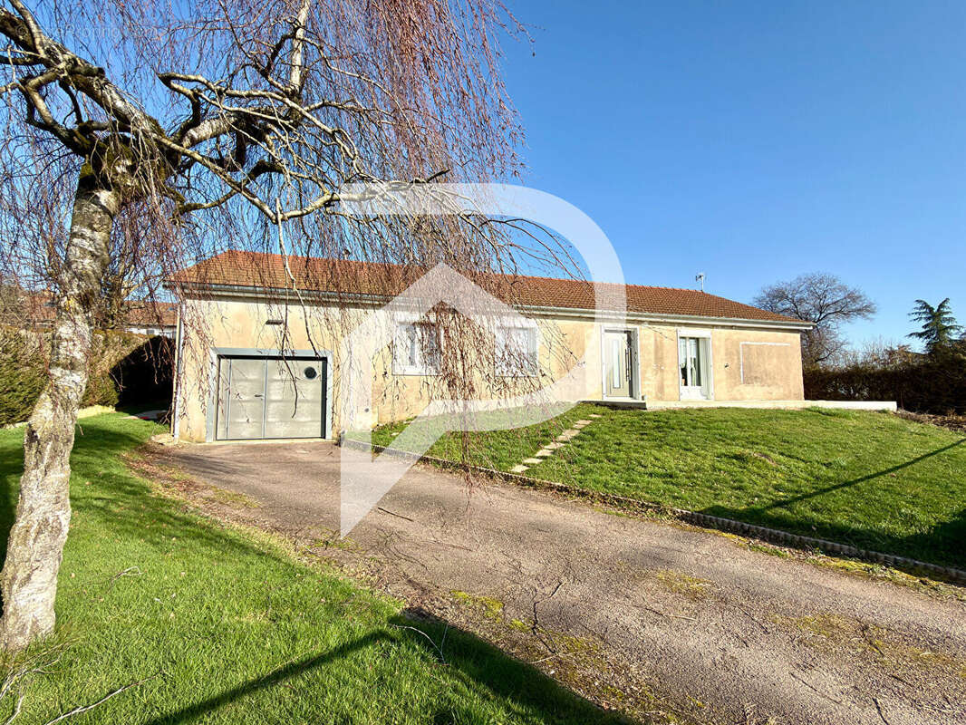 Maison à SAINTS-GEOSMES