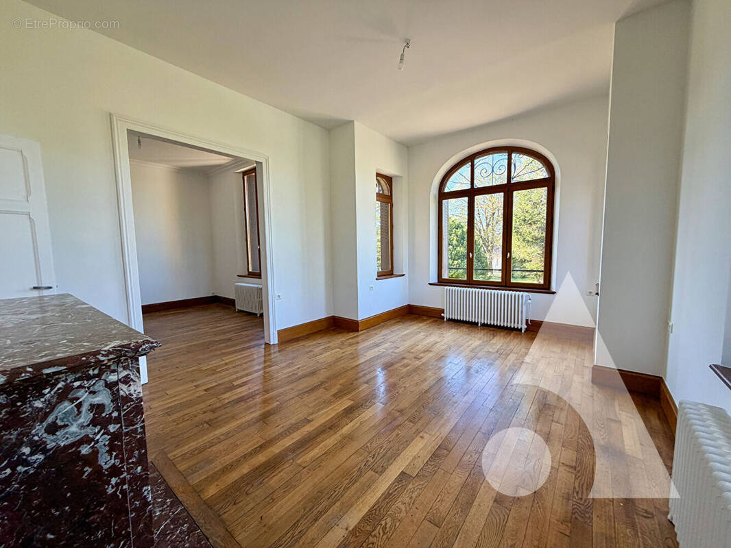Maison à AIX-EN-OTHE