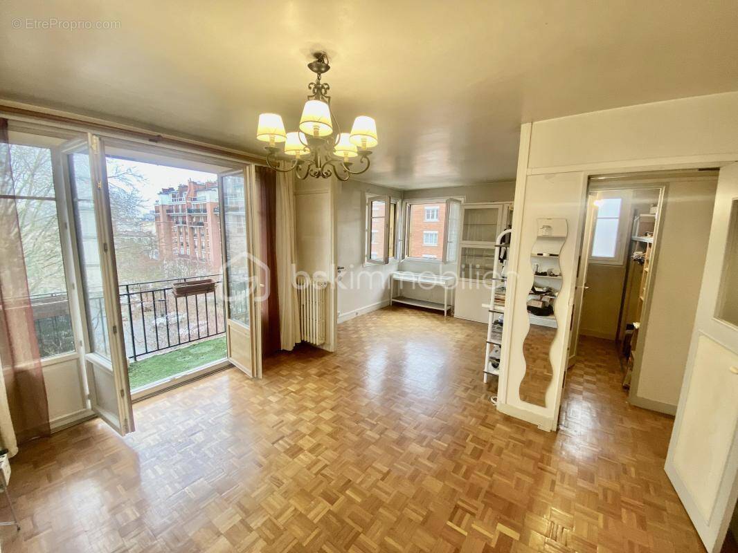 Appartement à IVRY-SUR-SEINE