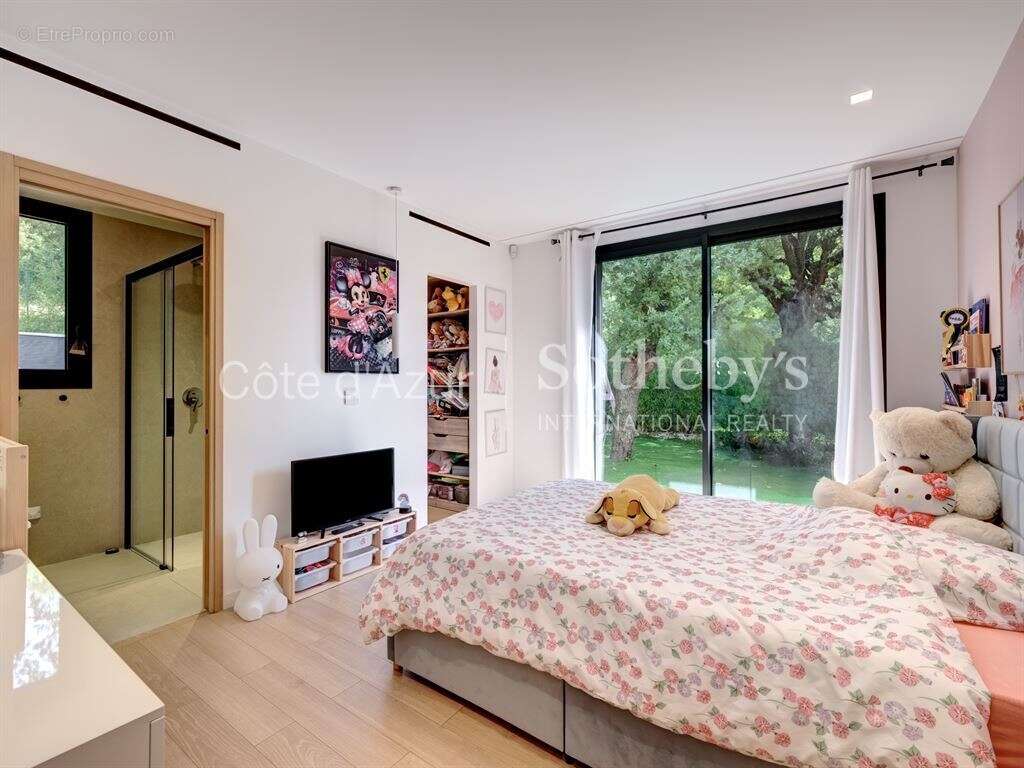 Villa contemporaine de prestige avec piscine près de Valbonne - photo 11