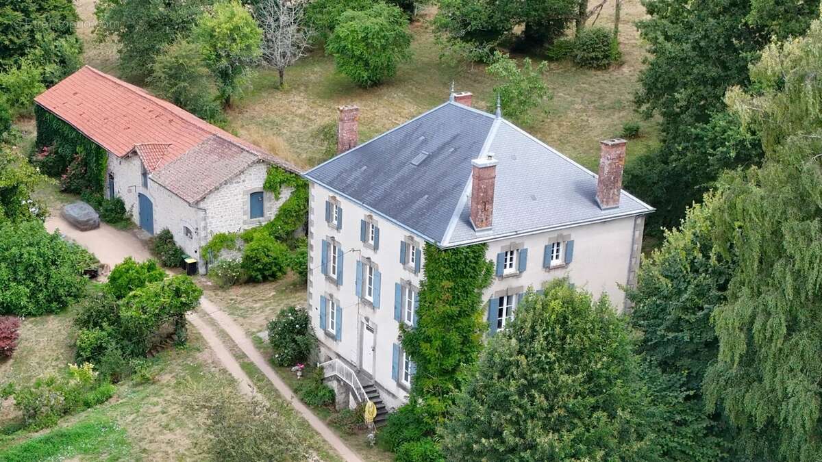 Maison de campagne surélevée avec grande grange et plus de 3 hectares de terrain - photo 20
