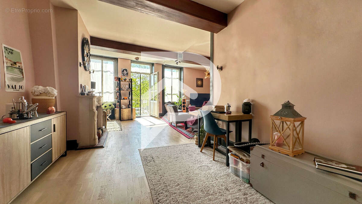 Maison à MONTLUEL