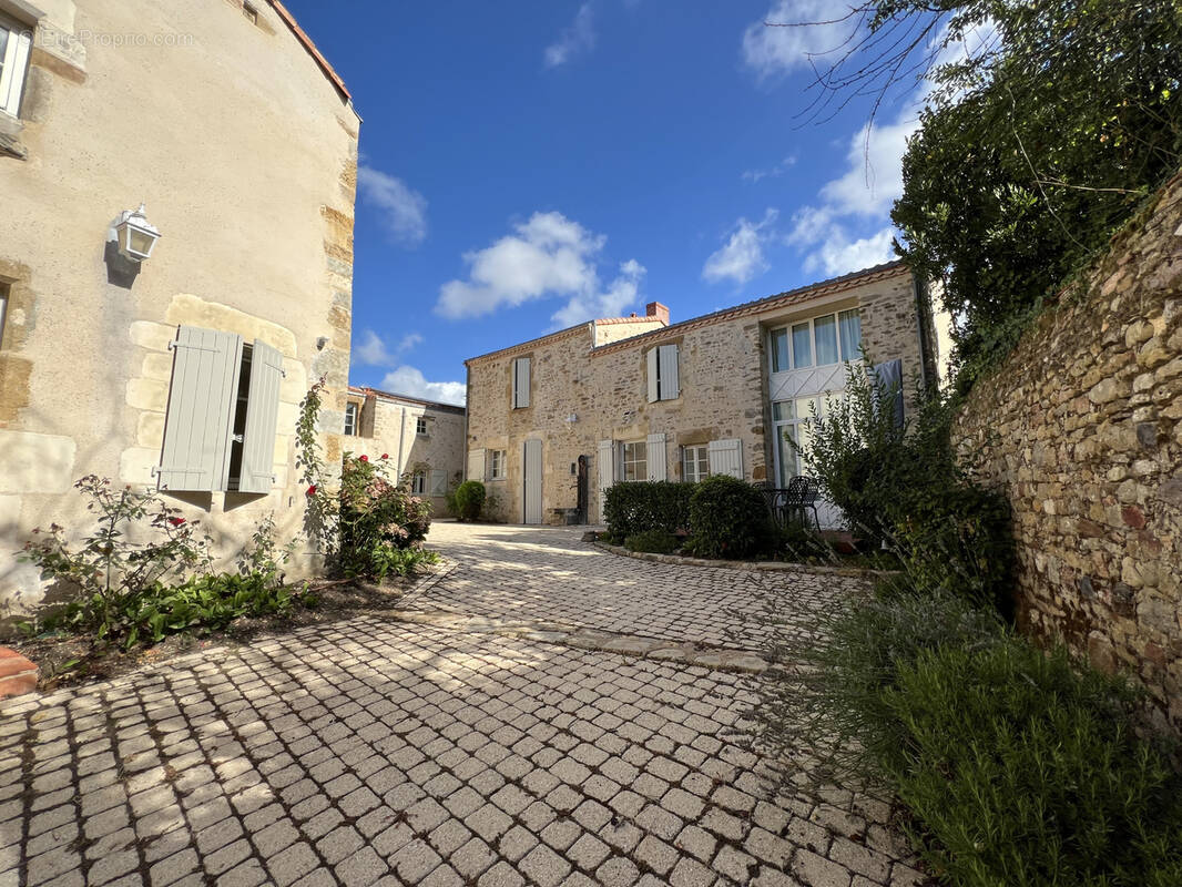 Maison à TALMONT-SAINT-HILAIRE