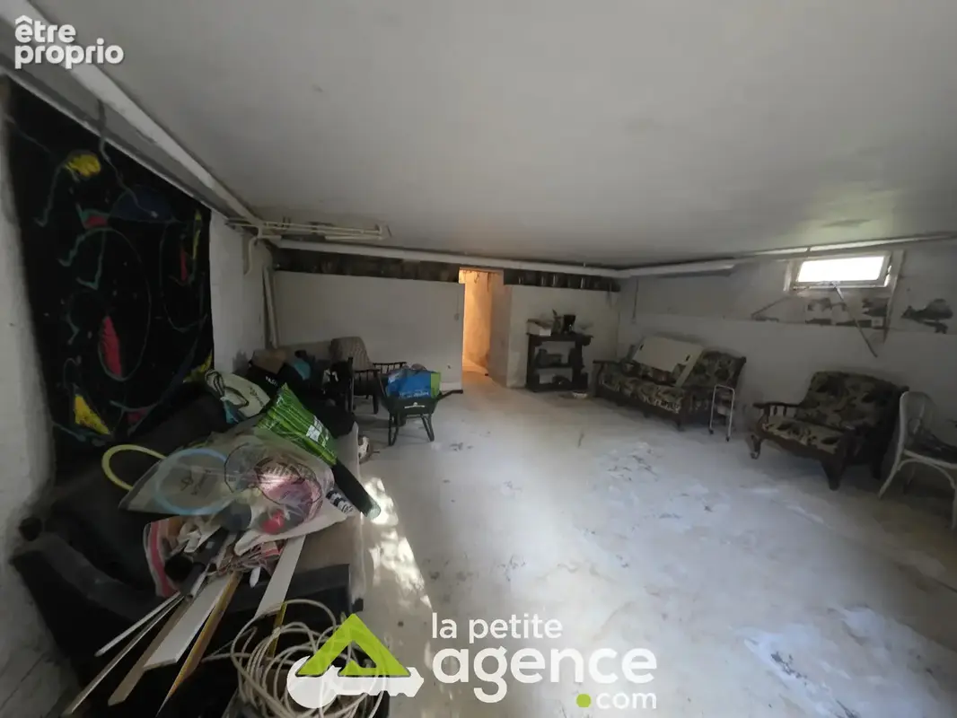 DUN SUR AURON : Belle maison comprenant cinq chambres édifiée sur 1570 m2 de terrain clos et arboré sur sous-s - photo 16
