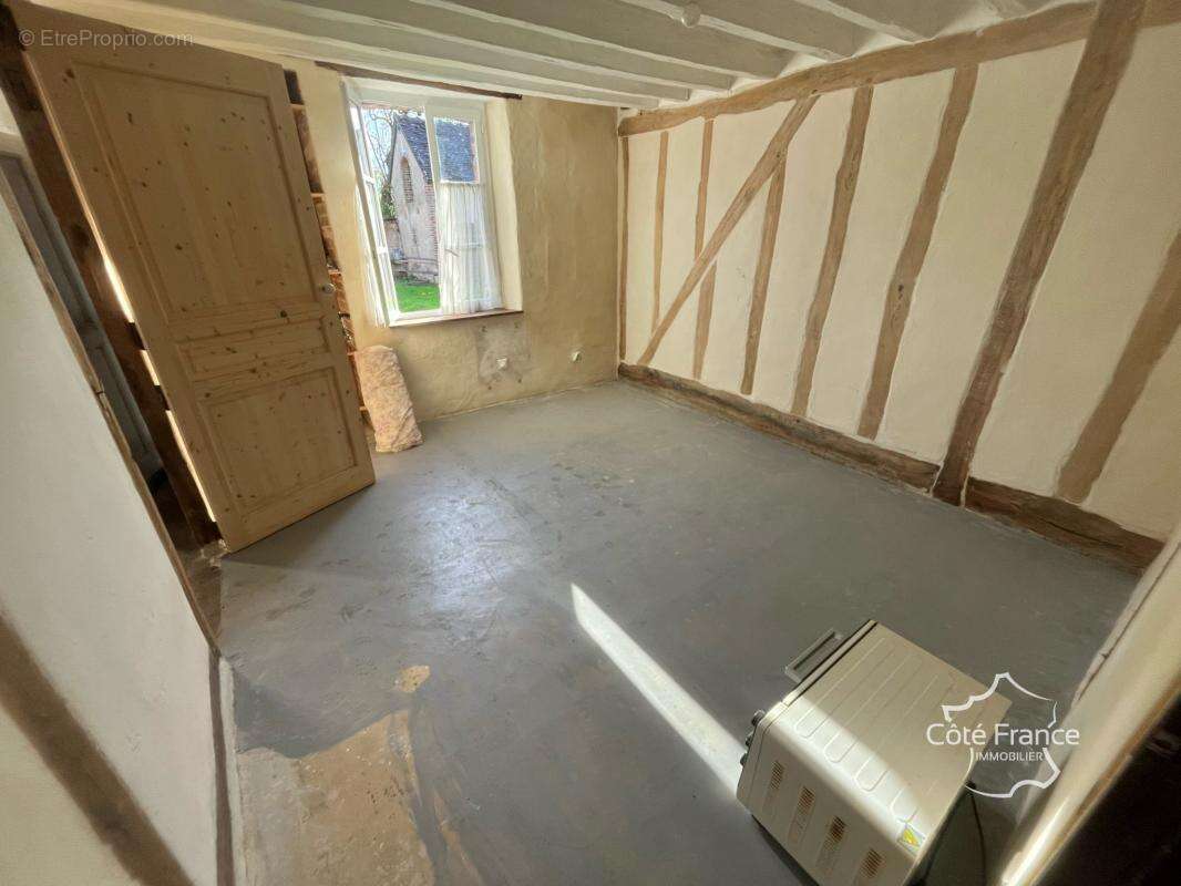 Maison à TANNERRE-EN-PUISAYE