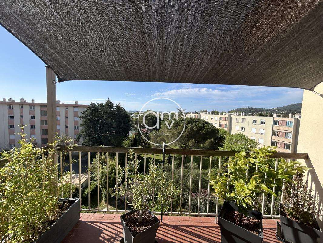 Appartement à HYERES