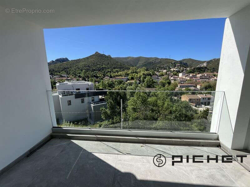 Appartement à MARSEILLE-11E