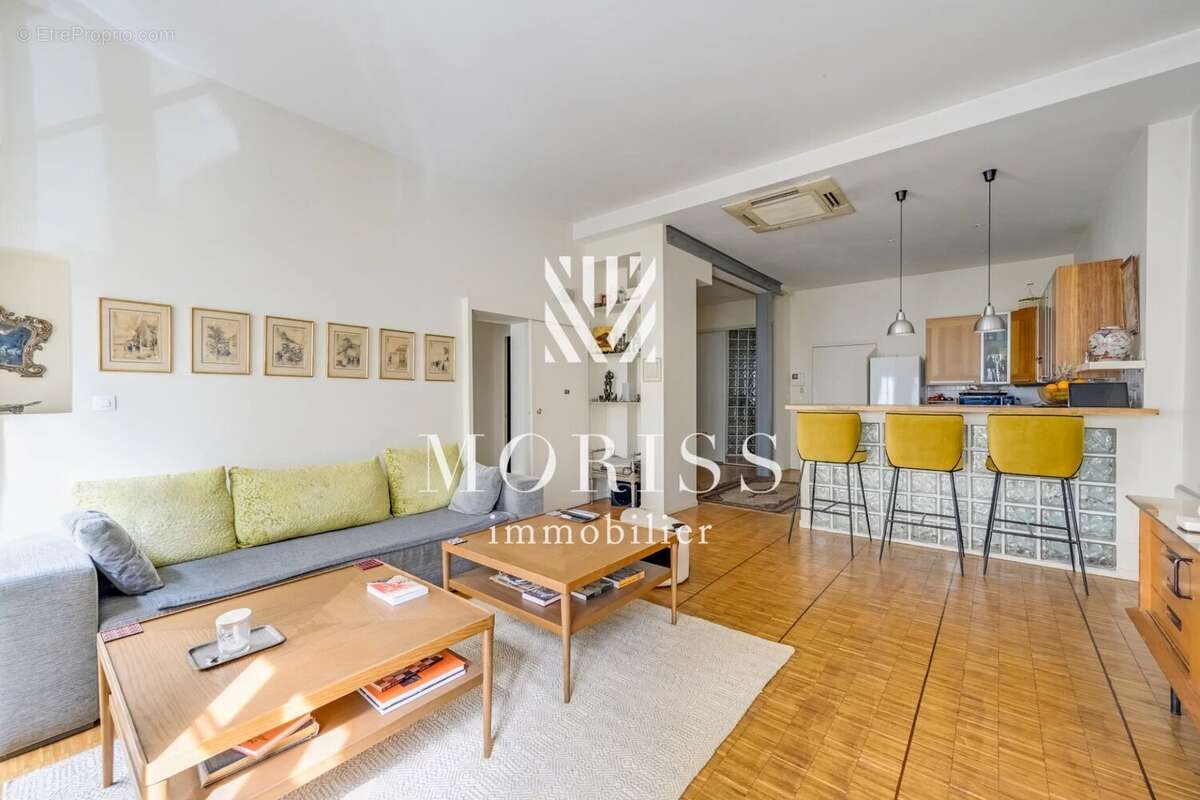 Appartement à PARIS-17E