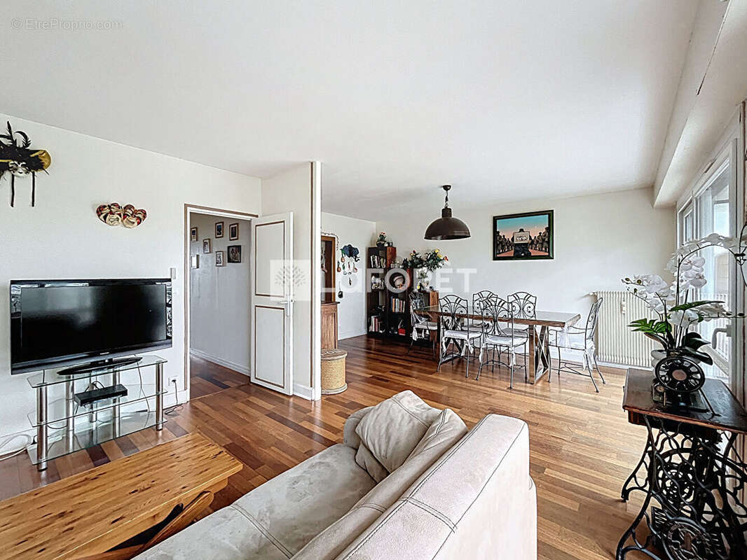 Appartement à SAINT-MICHEL-SUR-ORGE