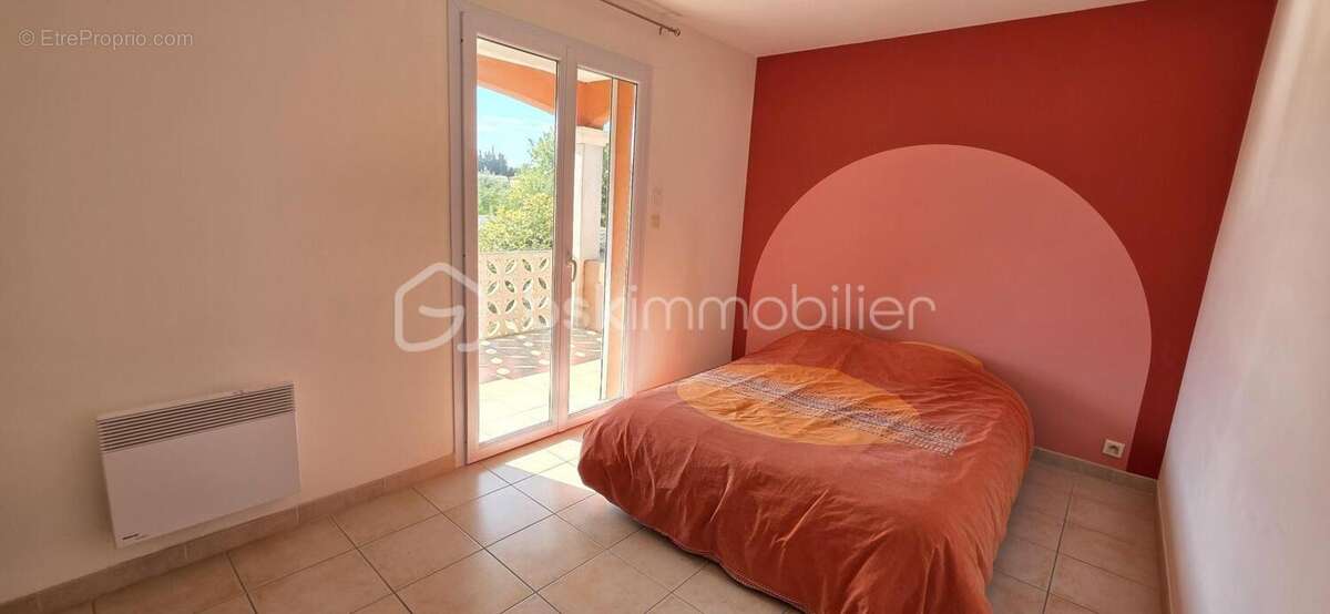 Maison à SAINT-LAURENT-DES-ARBRES