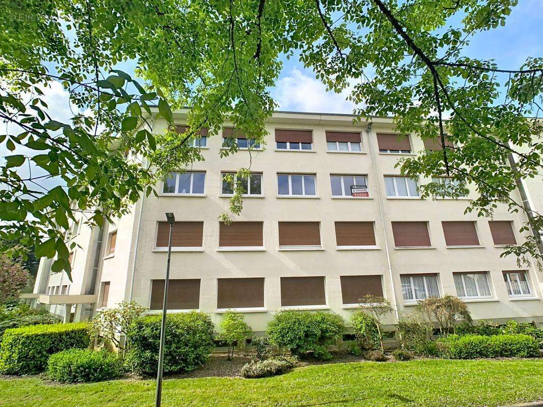 Appartement à AVRILLE