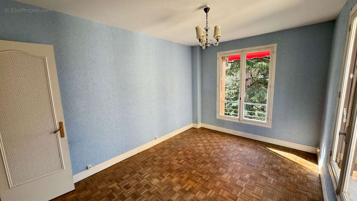 Appartement à ENGHIEN-LES-BAINS