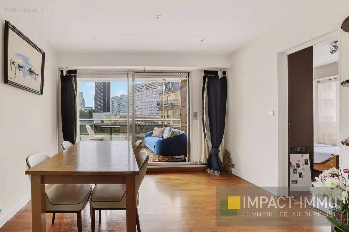 Appartement à COURBEVOIE