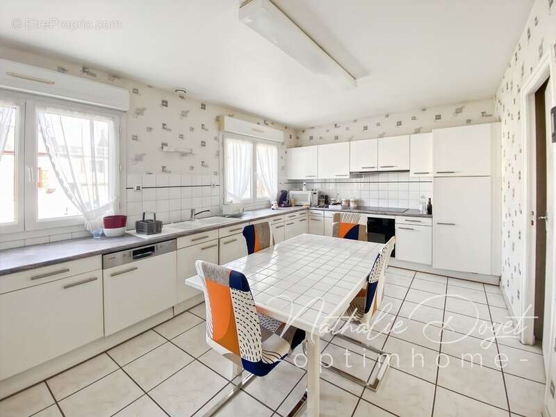 Maison maison de plain pied  4 pièces 130m² TERGNIER (02) - photo 6