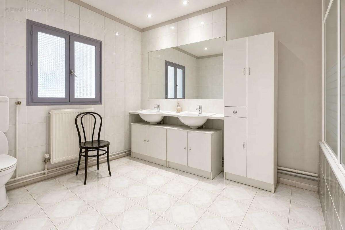 A saisir somptueuse maison de 8 pièces de 201 m² à Auxy !! - photo 26
