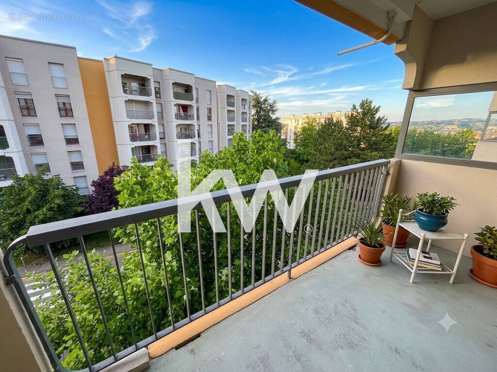 Appartement à SAINT-ETIENNE