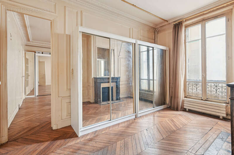 Appartement à PARIS-17E