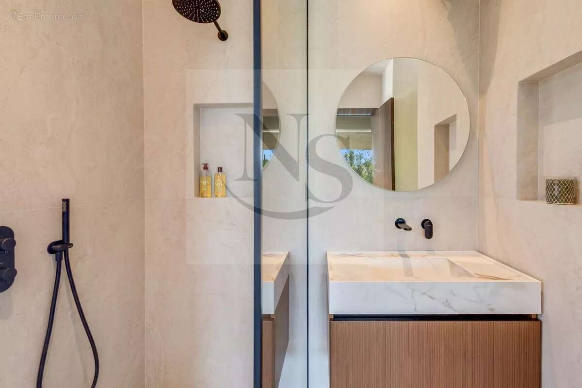 Villa neuve de prestige proche du centre ville - photo 14
