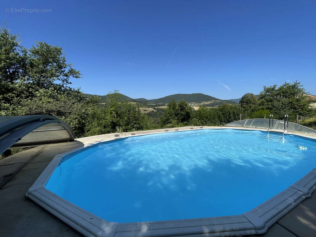 Bâtisse en pierre avec 4.1ha 326 m2 - photo 13