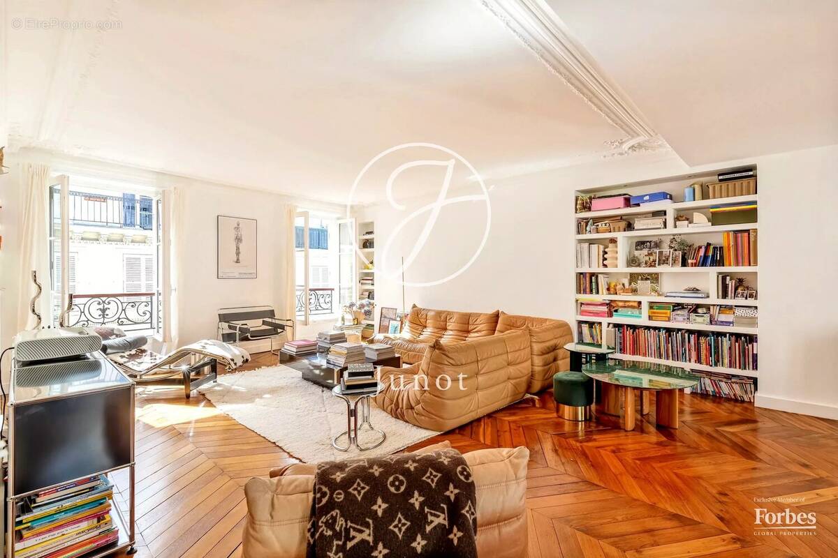 Paris 9e - SAINT-GEORGES - Appartement - 117,68m² Carrez - 6 pièces - Charme de l'ancien - photo 2