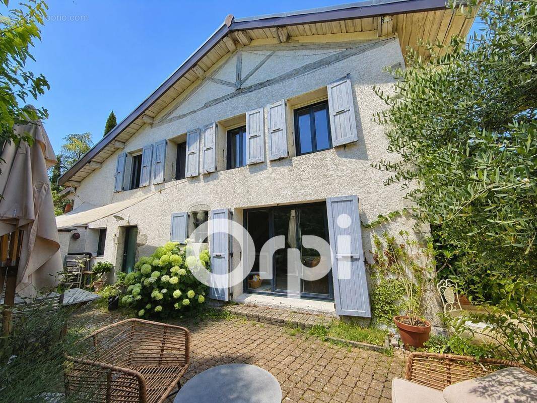 Maison à MONTBONNOT-SAINT-MARTIN