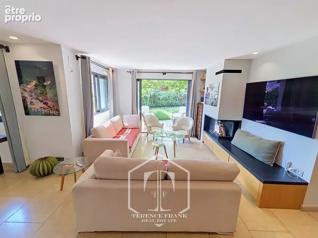 Villa de caractère – Plus de 240 m² – 5 chambres – Piscine – Jardin - photo 20