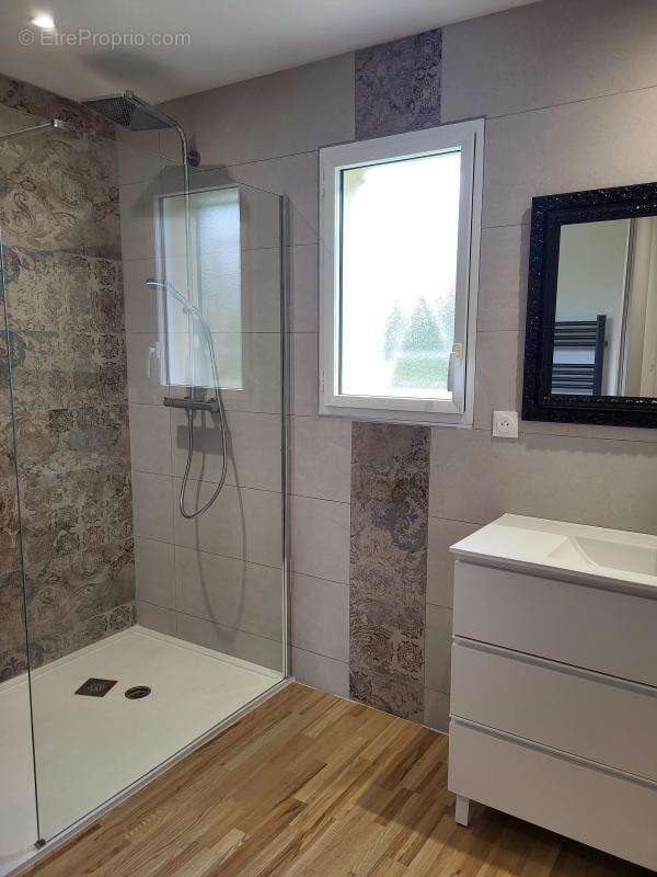 Maison à SAINT-PIERRE-D&#039;EYRAUD