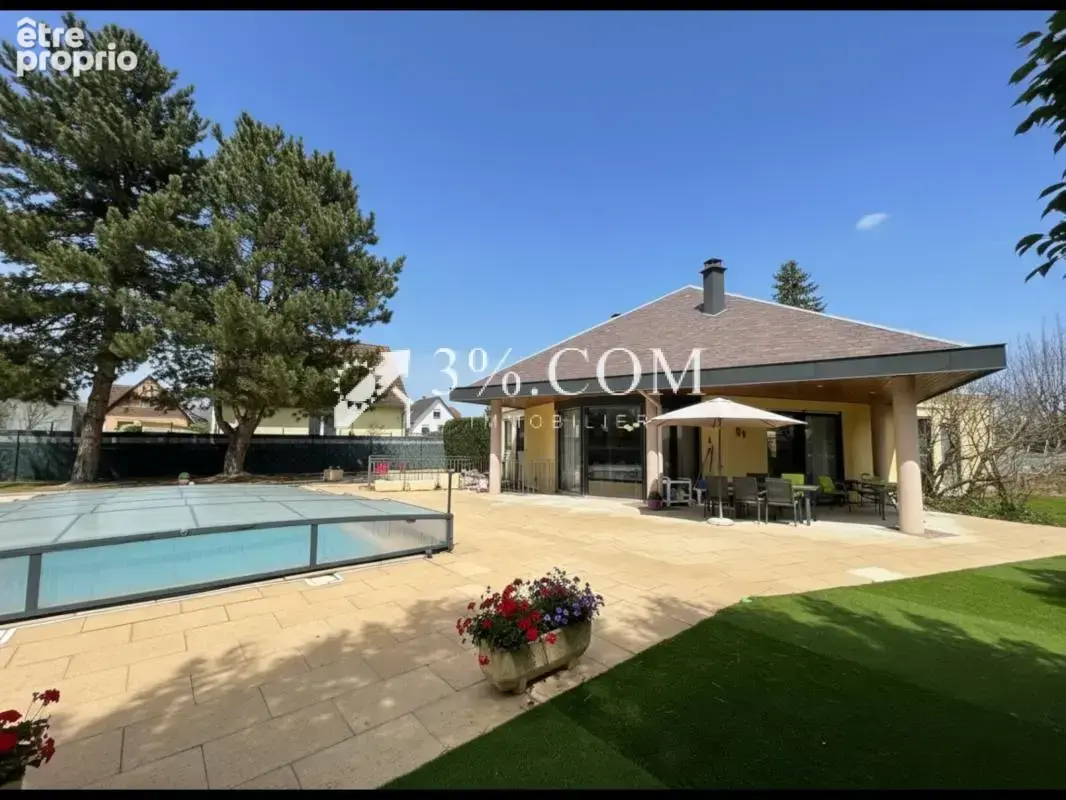 Maison d'architecte avec piscine sur terrain de 9 ares - photo 9