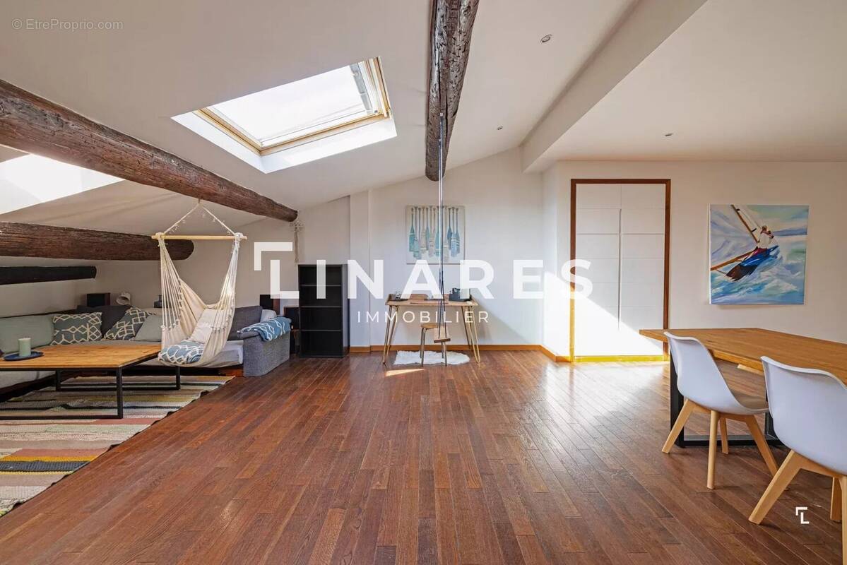 Appartement à MARSEILLE-1E