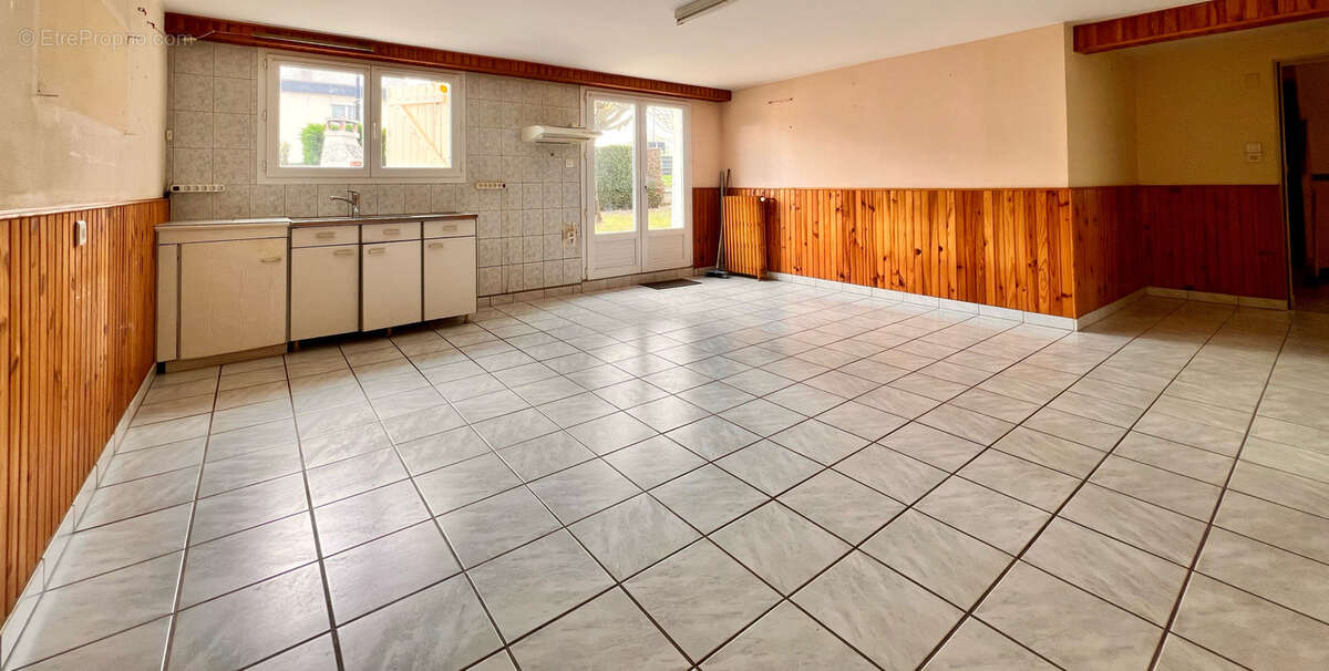 Maison à VILLEBERNIER