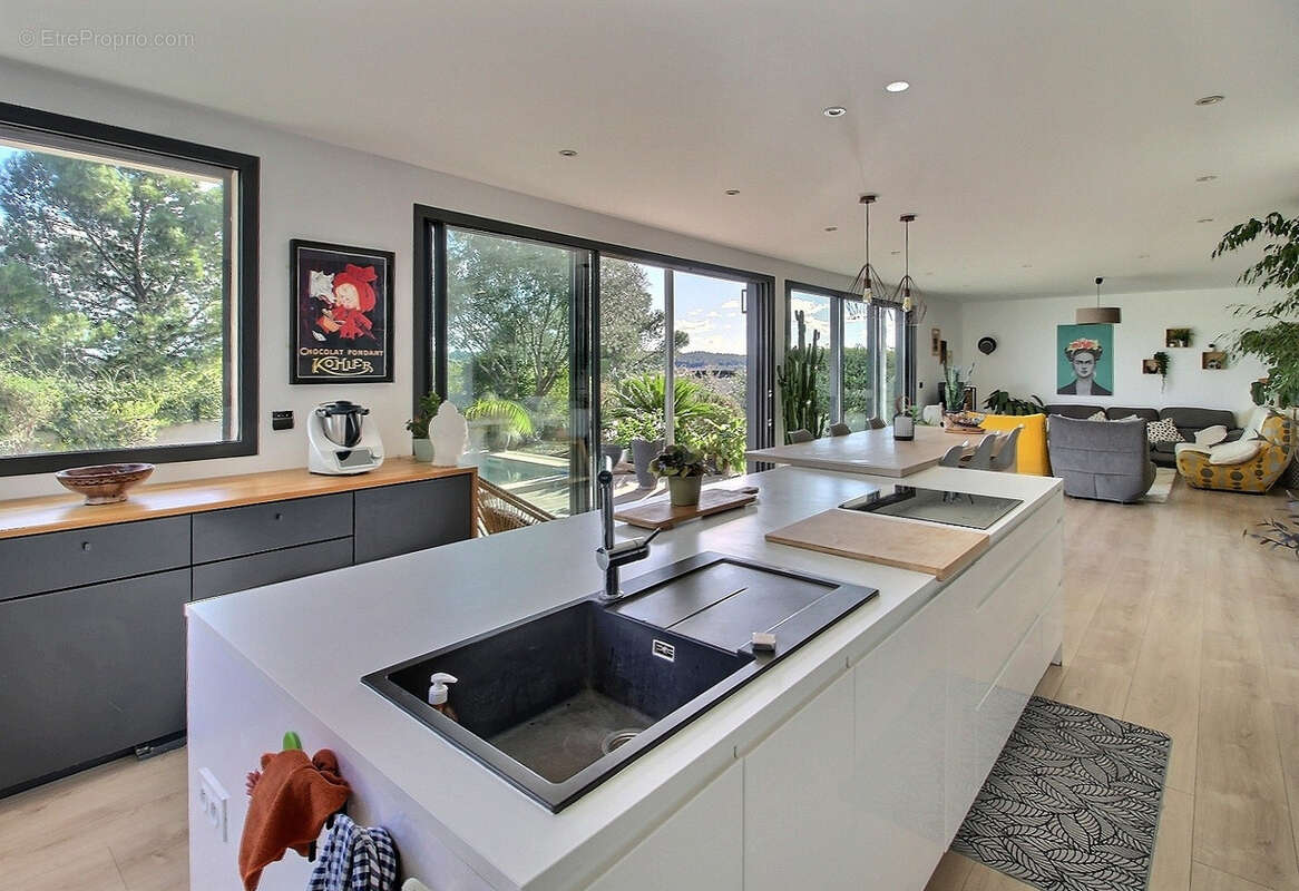 Maison à COMBAILLAUX