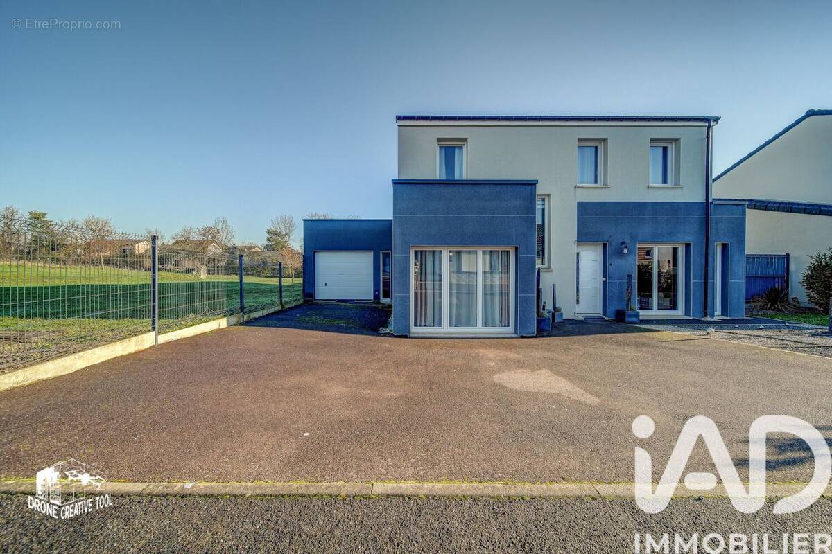 Photo 1 - Maison à PONTPIERRE